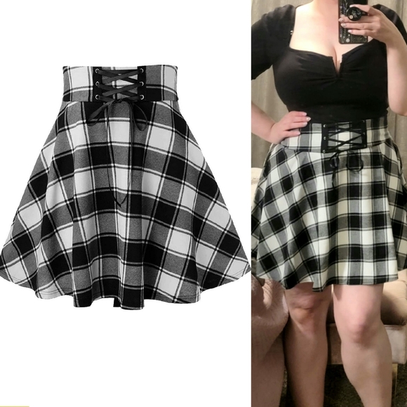 Dresses & Skirts - Black & White Plaid Lace up skater skirt sz XL